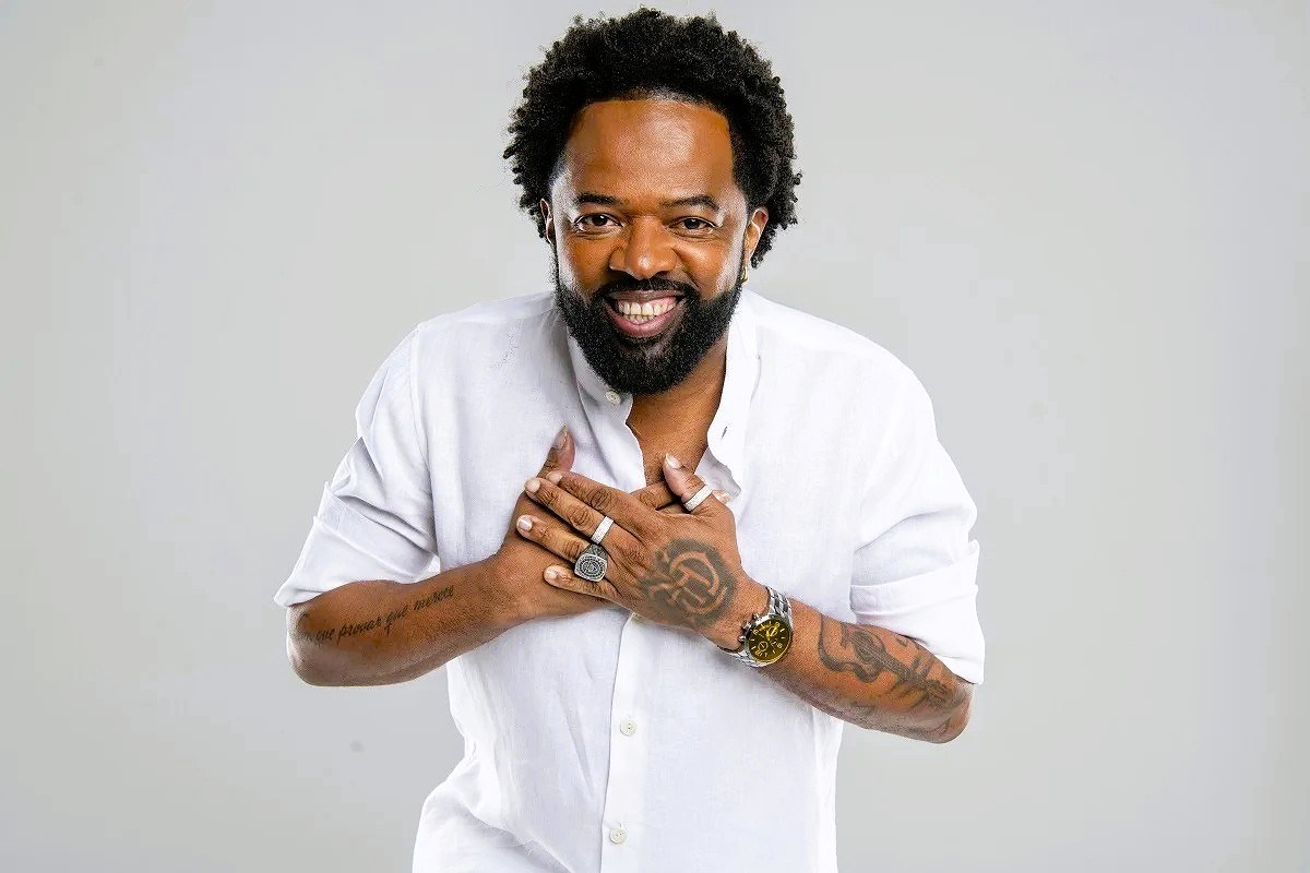 Xande de Pilares canta Caetano Veloso em Portugal, pela primeira vez fora do Brasil