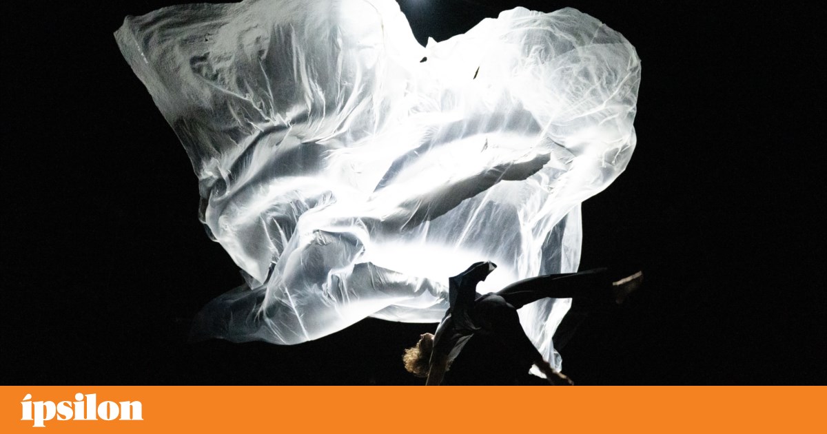 Palcos da semana: estreias nas tábuas, Keersmaeker em blues e cidades animadas