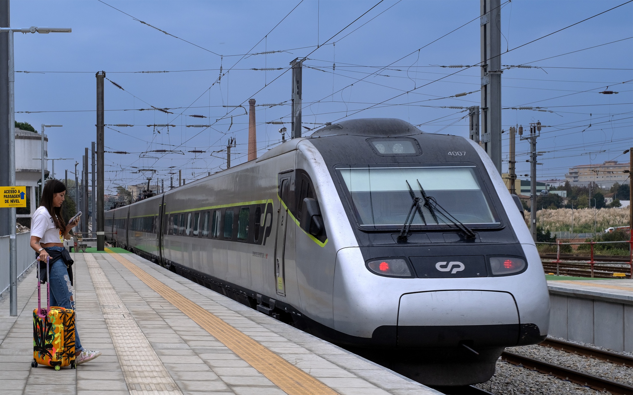 CP aluga automotoras diesel mais dois anos devido a atrasos na electrificação