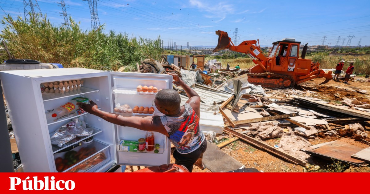 Court Halts Demolition of Shanties in Loures' Talude Militar - Residents Relieved
