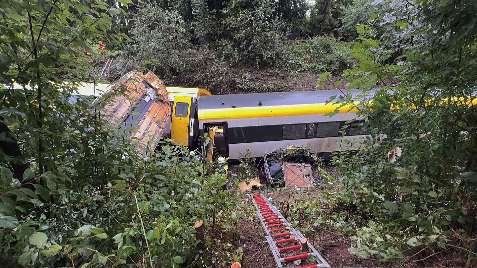 Pelo menos três mortos em descarrilamento de comboio na Alemanha