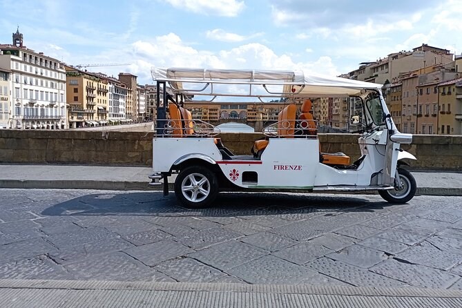 Florença proíbe os tuk-tuks no centro histórico a partir de Outubro