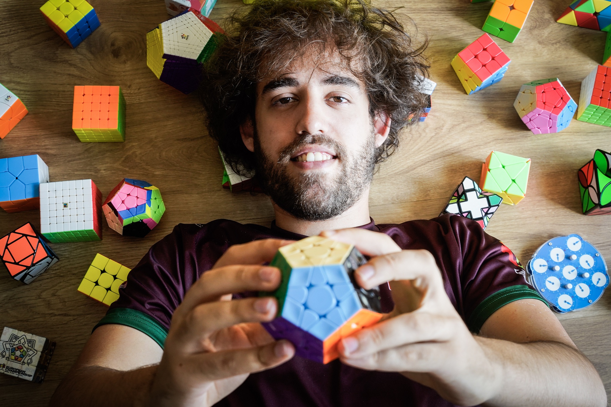 NEG - 15 AGOSTO 2025 - Um Protagonista: Pedro Azevedo, especialista no Cubo Mágico e capaz de bater recordes a fazê-lo