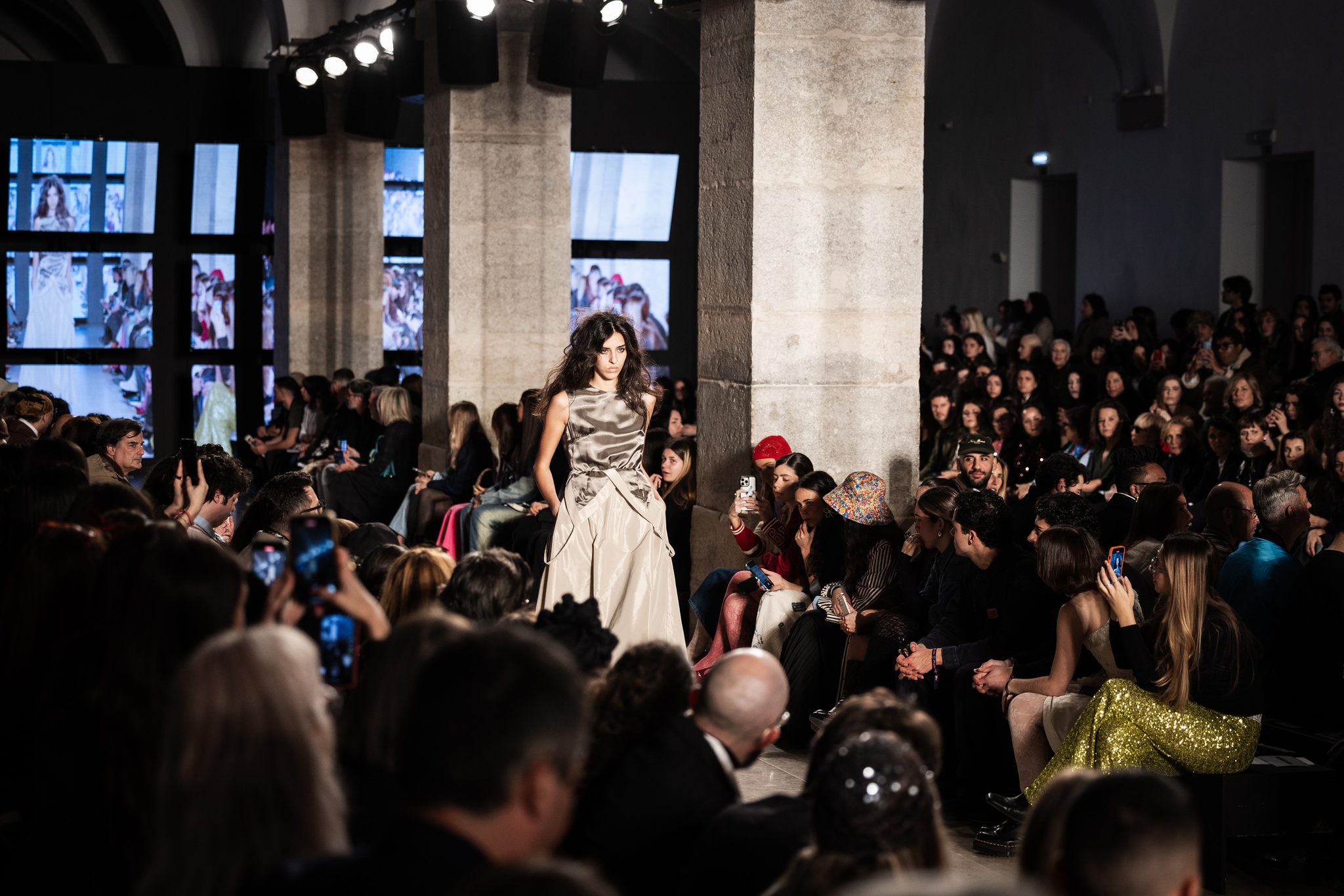 Matilde Fieschi - 9 Março 2025 - Portugal, Lisboa - 64º edição da ModaLisboa. Desfile da colecção do estilista Nuno Baltazar, no Pátio da Galé