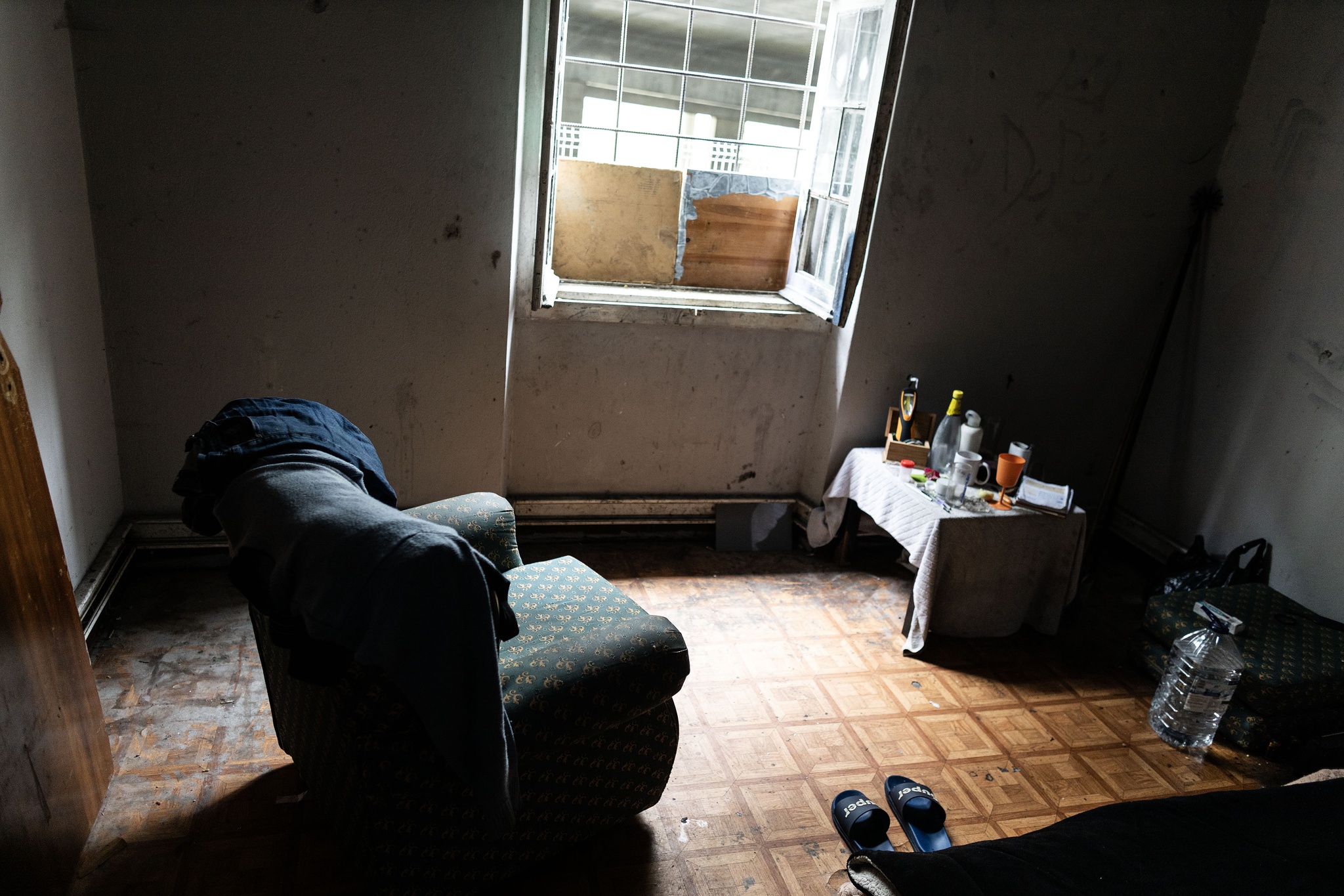 Três crianças encontradas em casa devoluta usada para consumo de droga |  Lisboa | PÚBLICO