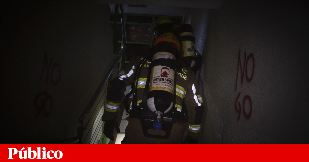 Incêndio em prédio na Amora causa vítima mortal | Incêndios | PÚBLICO