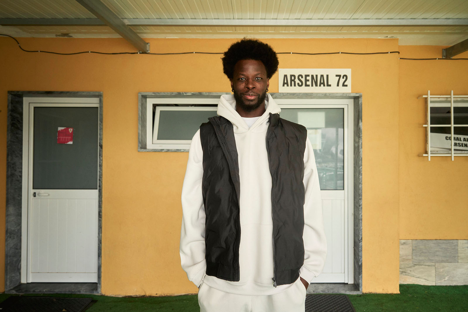 RG Rui Gaudêncio - 14 Novembro 2025 - Portugal, Mem Martins, Algueirão - Rui Pereira, conhecido como Papillon, é um MC e rapper português; fotografado no Campo do Arsenal 72 em Mem Martins. Público