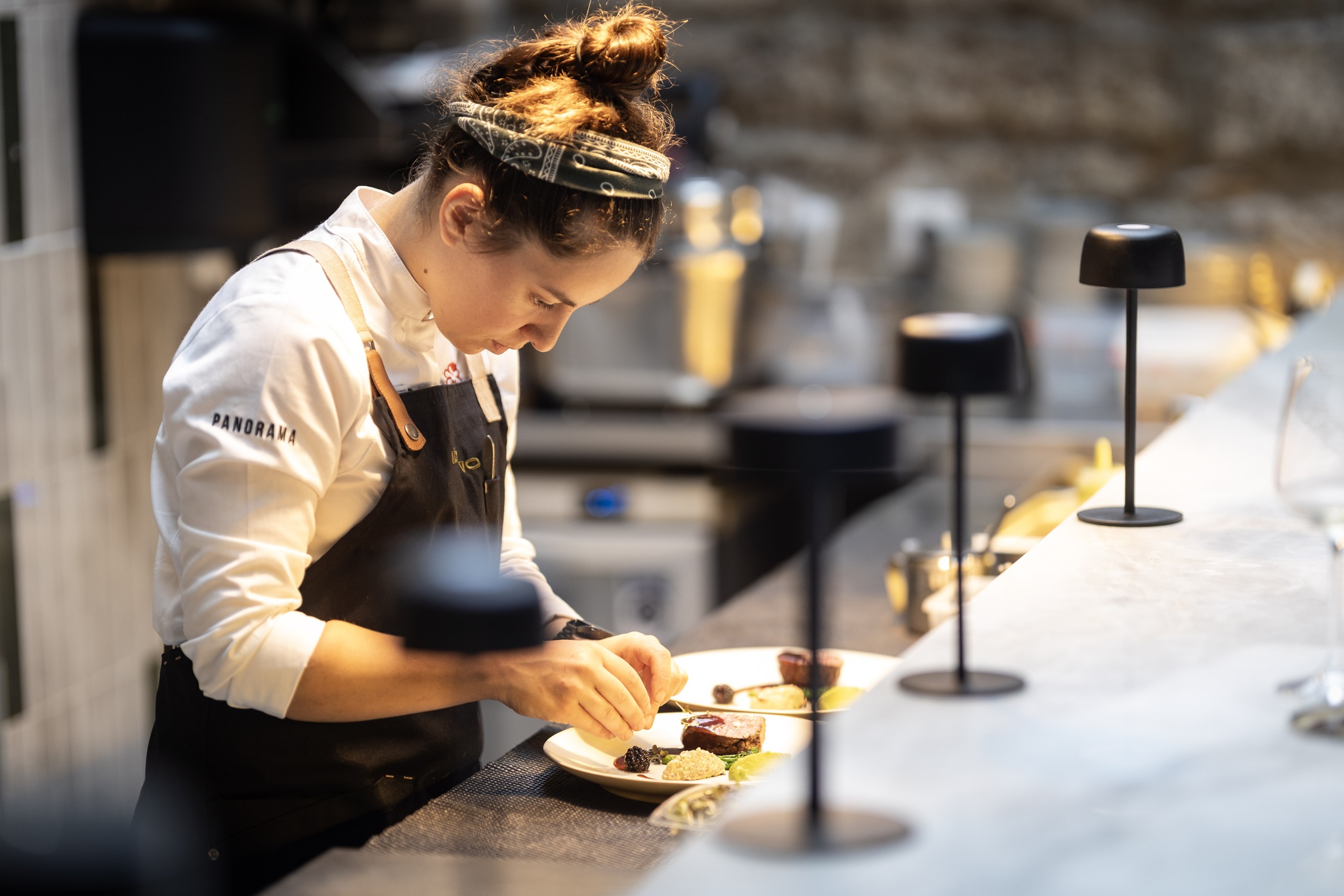 neg - 29 NOVEMBRO 2025 - RITA MAGRO E ESCANCAO JOAO - NO RESTAURANTE ATREVO