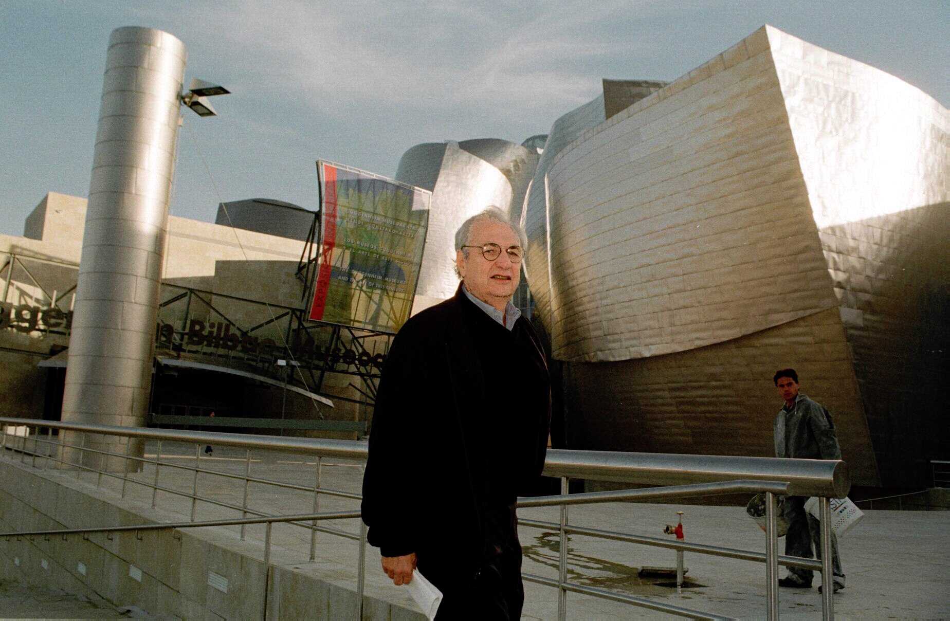 Frank Ghery na véspera da inauguração do Museu Guggenheim de Bilbau