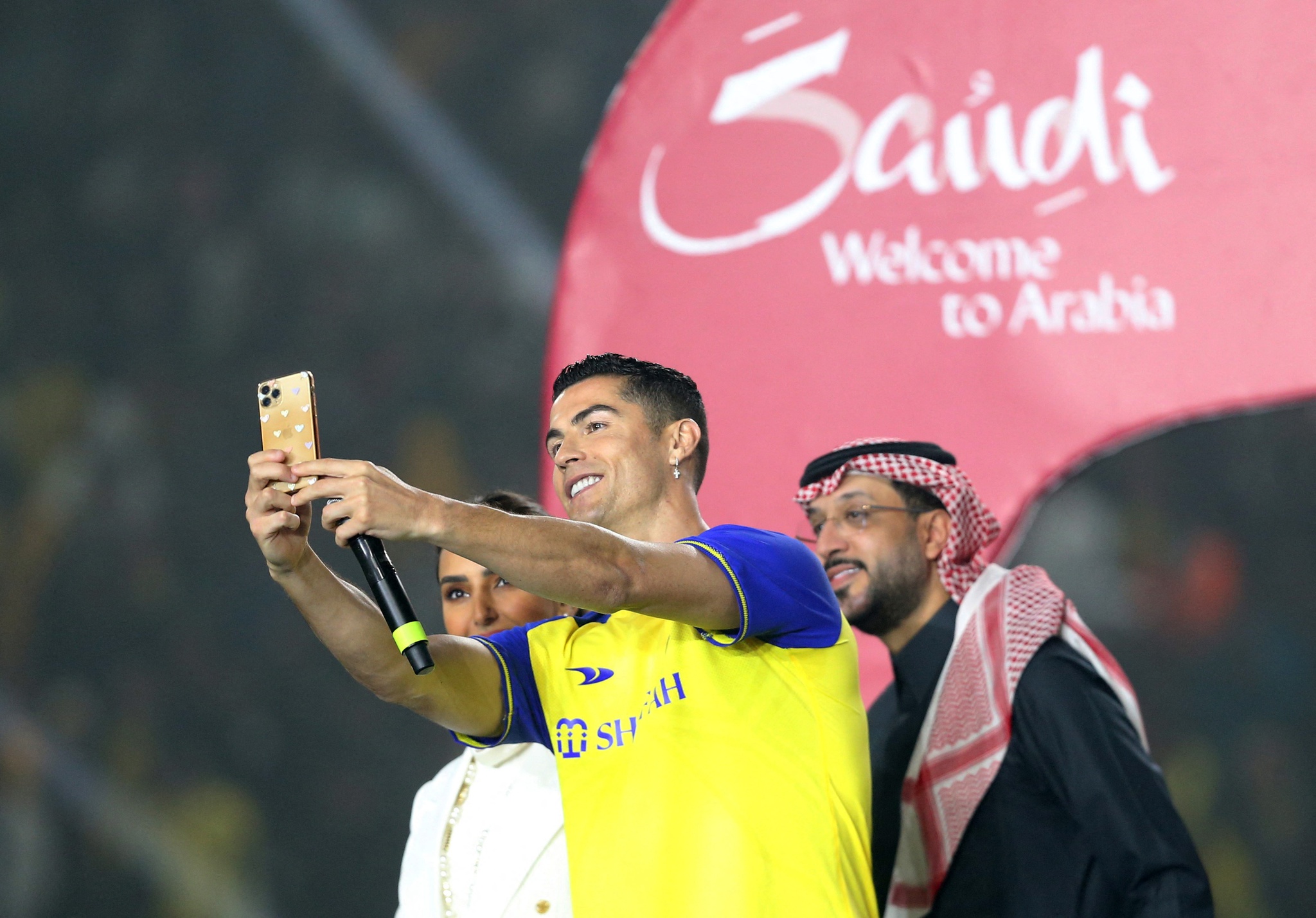 Cristiano Ronaldo volta a protagonizar campanha do Turismo da Arábia Saudita | Viagens | PÚBLICO