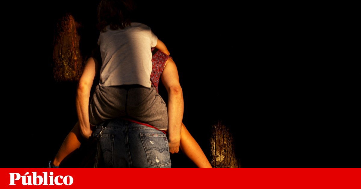 Family providing foster care for two children loses parental allowance. "It's an injustice"