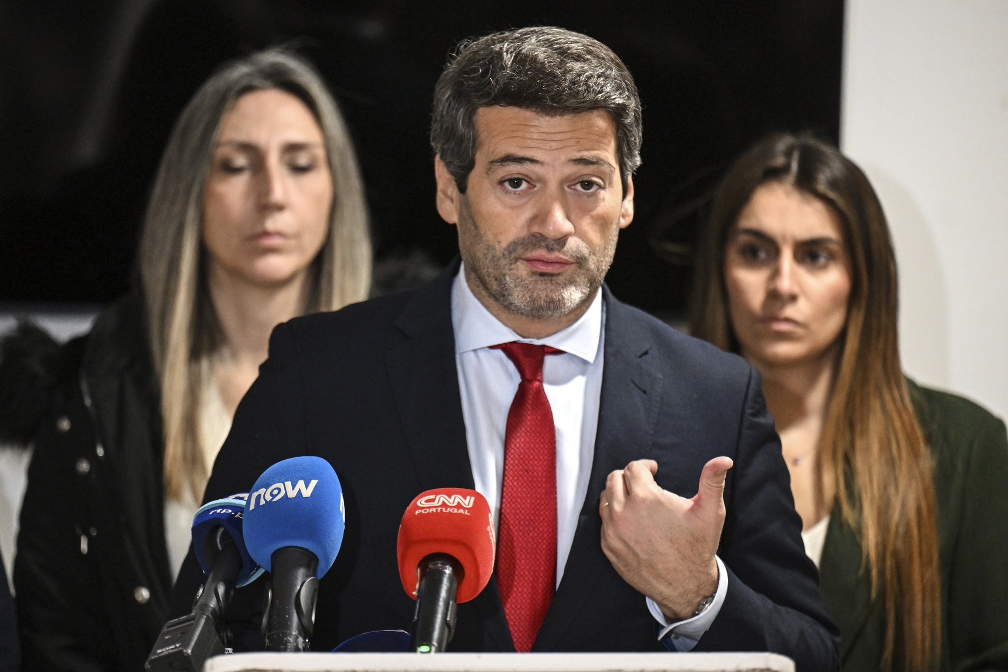 André Ventura vai recorrer da ordem de retirada de cartazes que visam  ciganos | Presidenciais | PÚBLICO