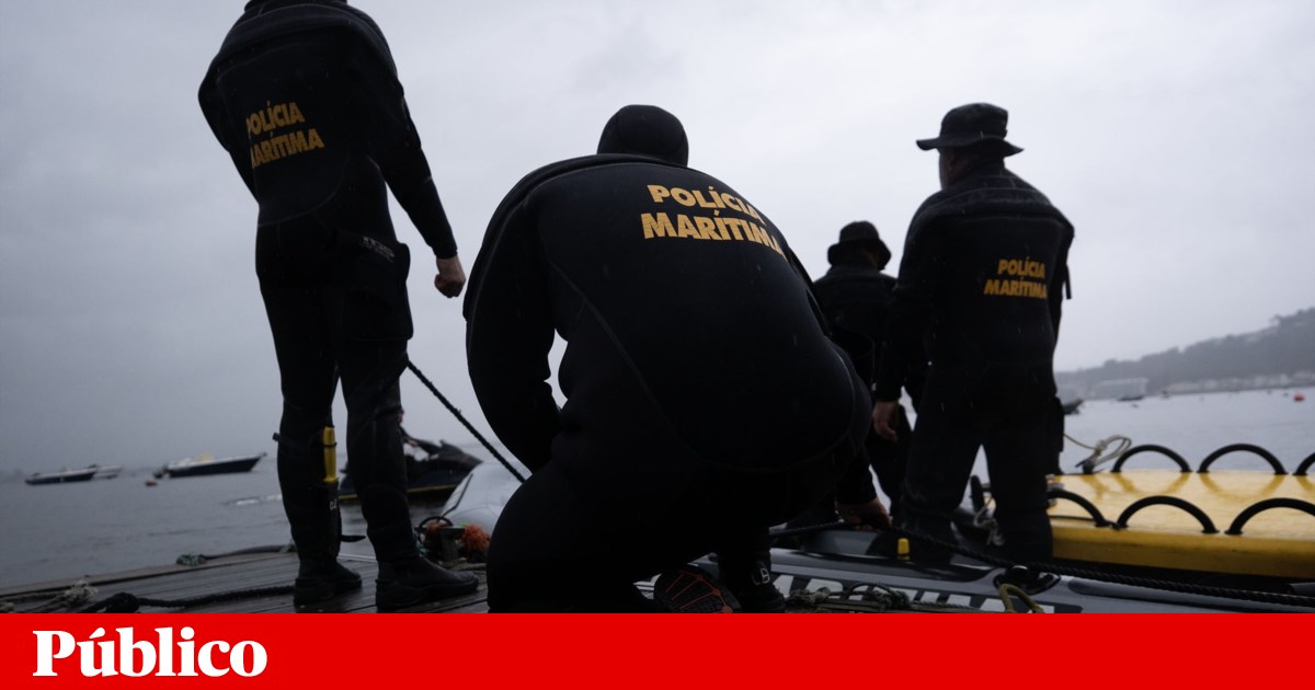 Maritime Police search for missing young person in Nazaré