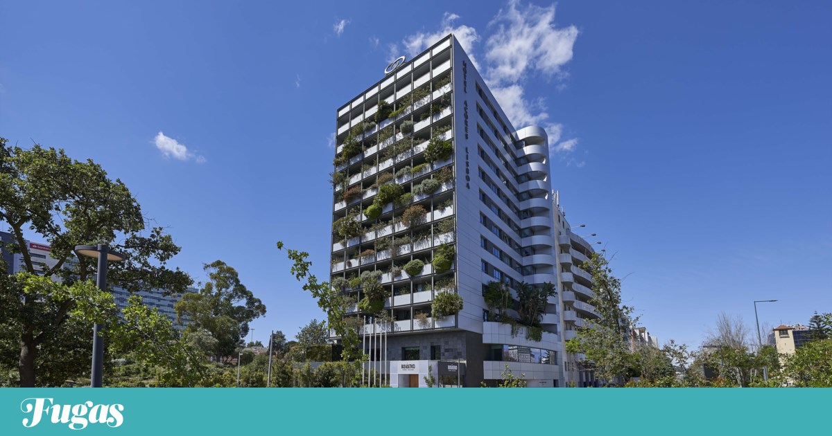 An Azorean island in Praça de Espanha