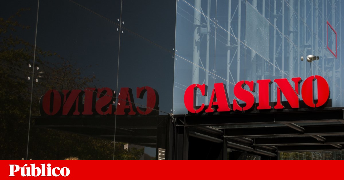 Roulette and blackjack cause casino revenues to fall