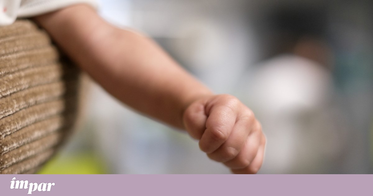 How can we regain children's attention?