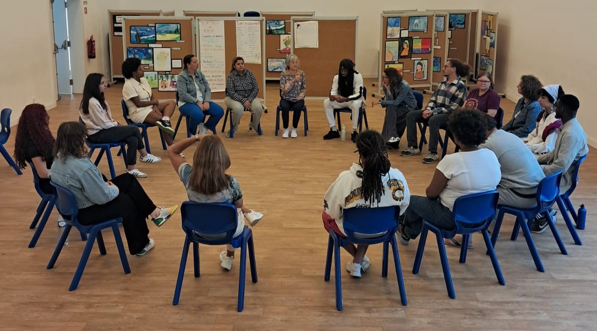 Peace ambassadors who work in schools to curb violence are awarded diplomas