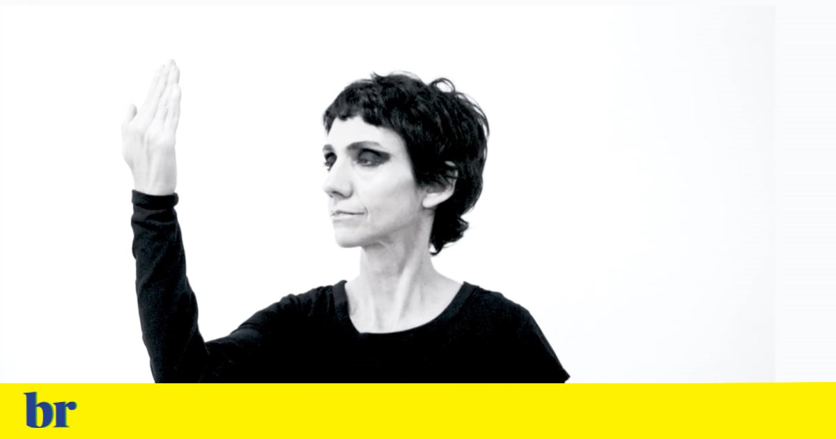 In Lisbon, Brazilian artist presents a one-minute life performance