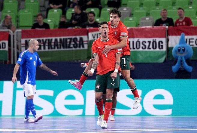 Portugal begin by thrashing Italy at the Futsal European Championship