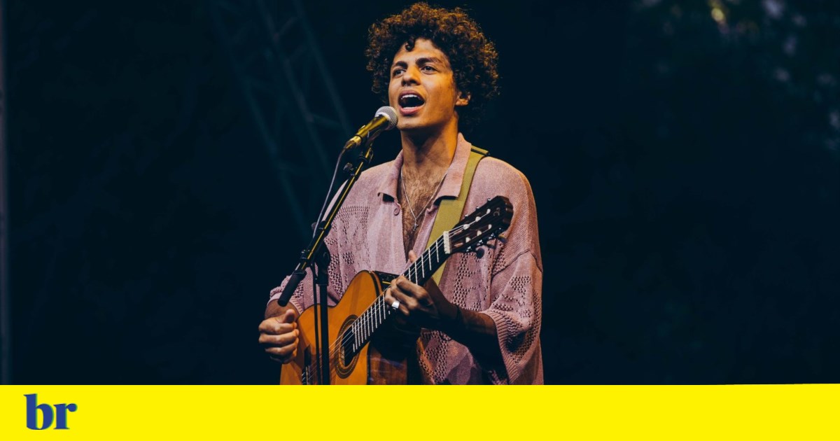 Victim of xenophobia in Portugal, Leo Middea performs at the Tivoli in Lisbon