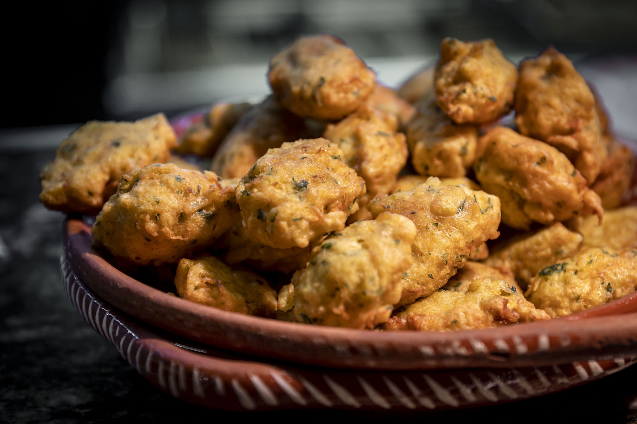 Anna Costa (colaborador) - 17 Novembro 2022 - PORTUGAL, Vila Nova de Famalicao, - Regiao dos Vinhos Verdes - Restaurante Dom Henrique - pratos confeccionados - peixe - pataniscas de bacalhau