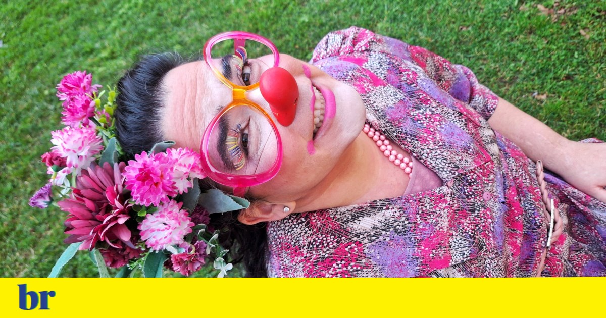 Brazilian member of the Union of Female Clowns in Portugal wants to use her art in social initiatives