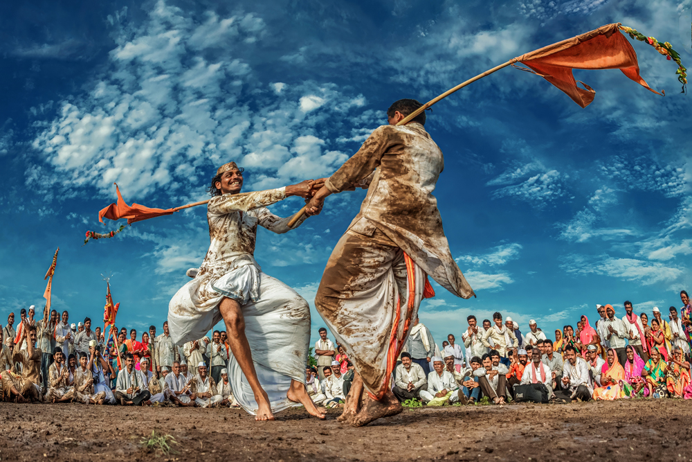 Na Índia, uma dança de warkaris durante a peregrinação Wari em honra de Vithoba, deus hindu. Em Pandharpur (Maharastra), a foto integra um portefólio que ficou em segundo lugar na categoria Culturas, Património e Crenças