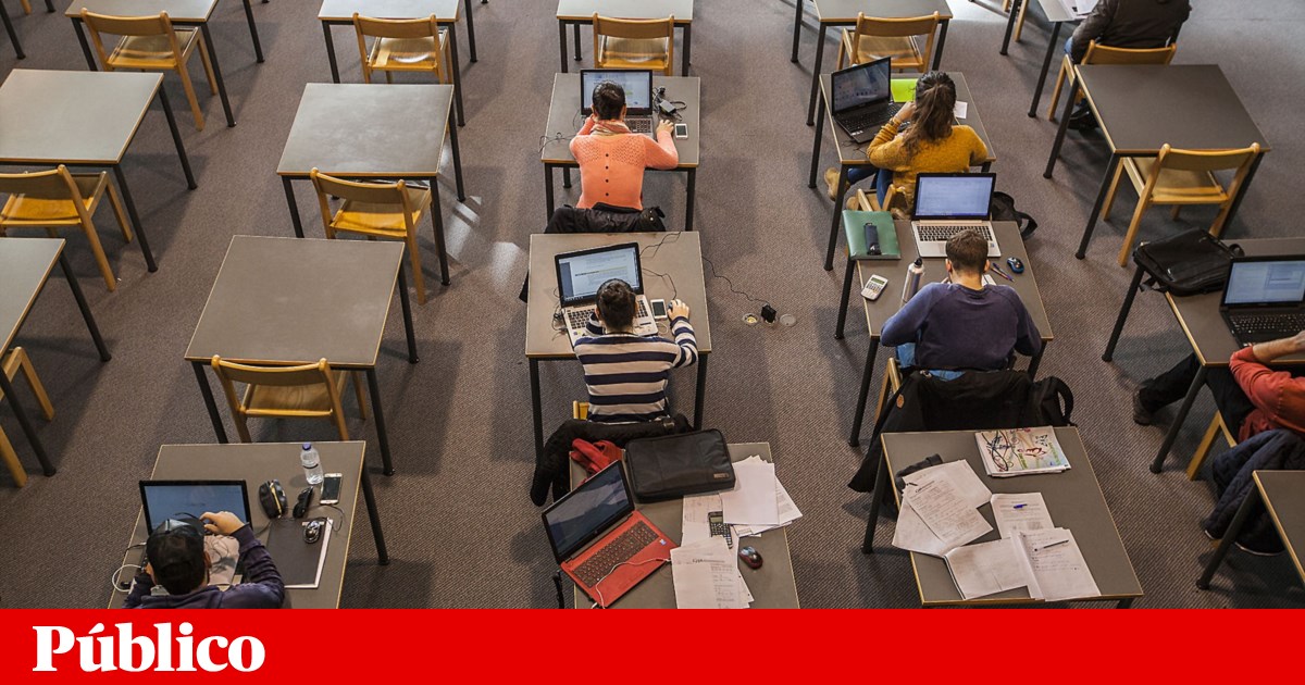 Studying far from home is not for everyone: the municipality where you live and your secondary-school background shape choices in higher education