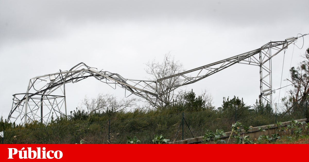 More than 400,000 customers without electricity and full restoration 'may take time'