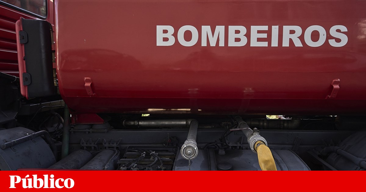 Explosion at building under construction in Algés damages vehicles and neighbouring homes