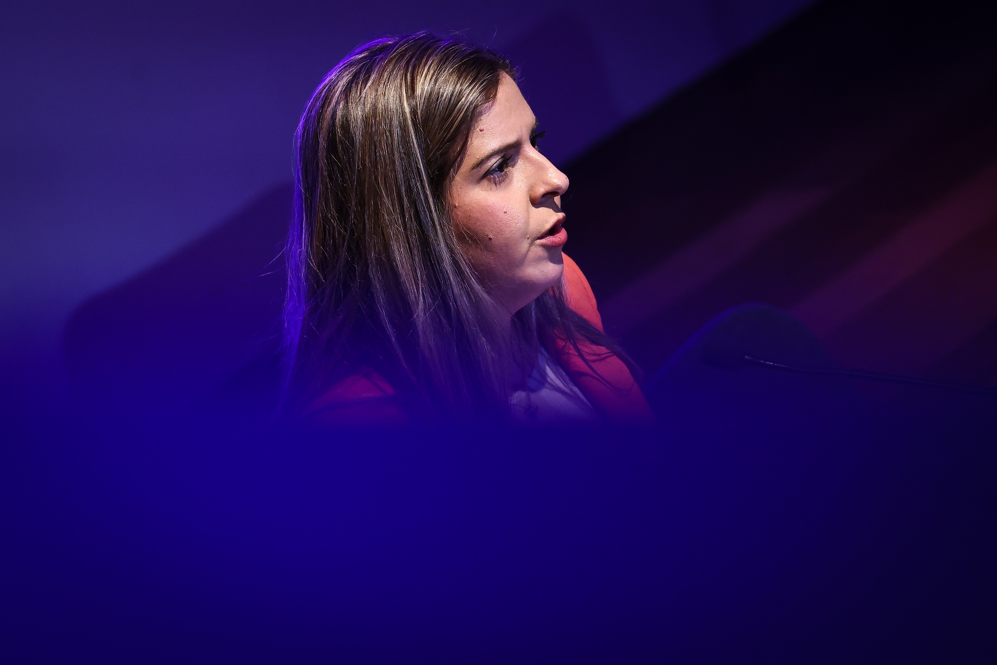 A ministra da Juventude e Modernização, Margarida Balseiro Lopes discursa durante uma conferencia sobre o combate à Violência contra as Mulheres e Violência Doméstica, em Cascais, 25 de Novembro de 2024. RODRIGO ANTUNES/LUSA