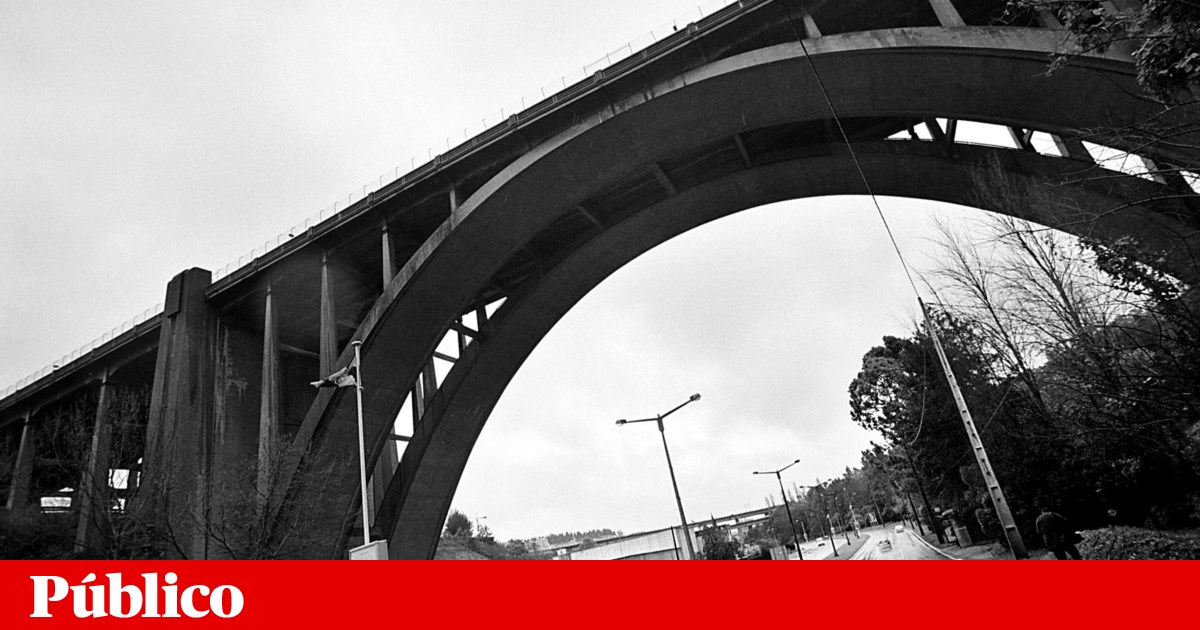 Woman shot dead with four gunshots in Lisbon, suspect at large