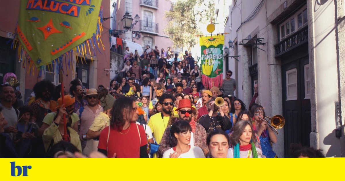 Filmmaker brings to Lisbon a film about Brazilian carnival street groups and criticises lack of support