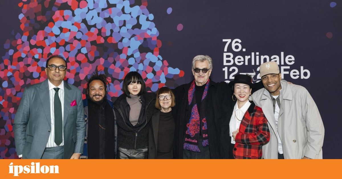 “Temos de nos manter fora da política”, diz Wim Wenders em Berlim | Festival de Cinema de Berlim “Temos de nos manter fora da política”, diz Wim Wenders em Berlim | Festival de Cinema de Berlim