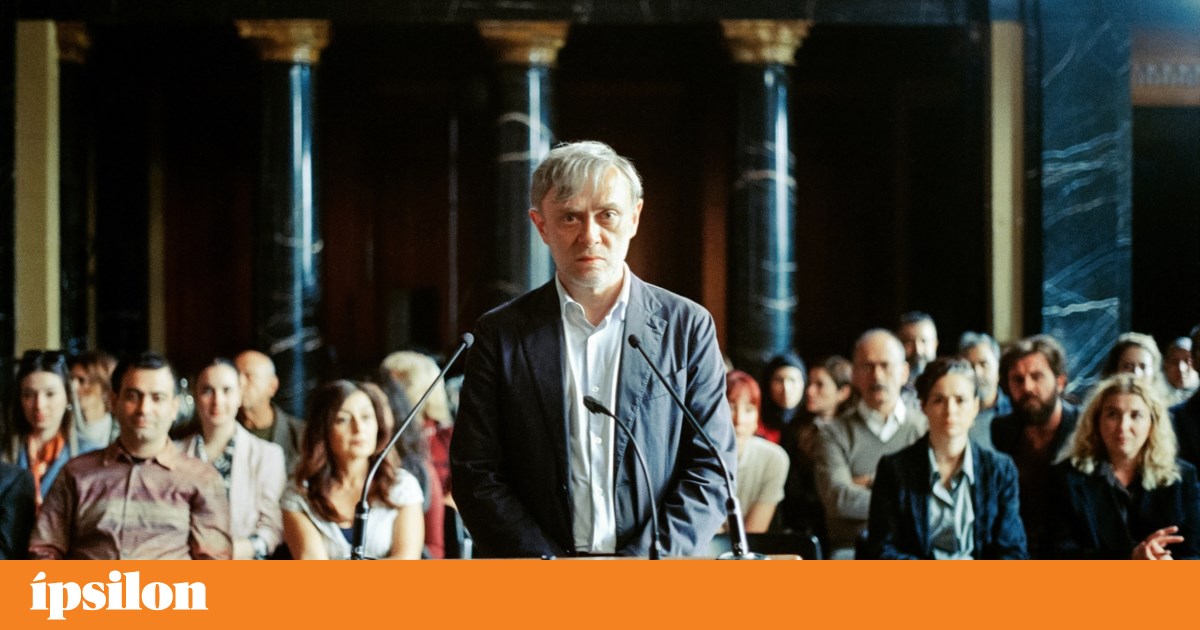 O cinema não deve ser político, sr. Wenders? “Yellow Letters” está aí para o contrariar | Cinema O cinema não deve ser político, sr. Wenders? “Yellow Letters” está aí para o contrariar | Cinema