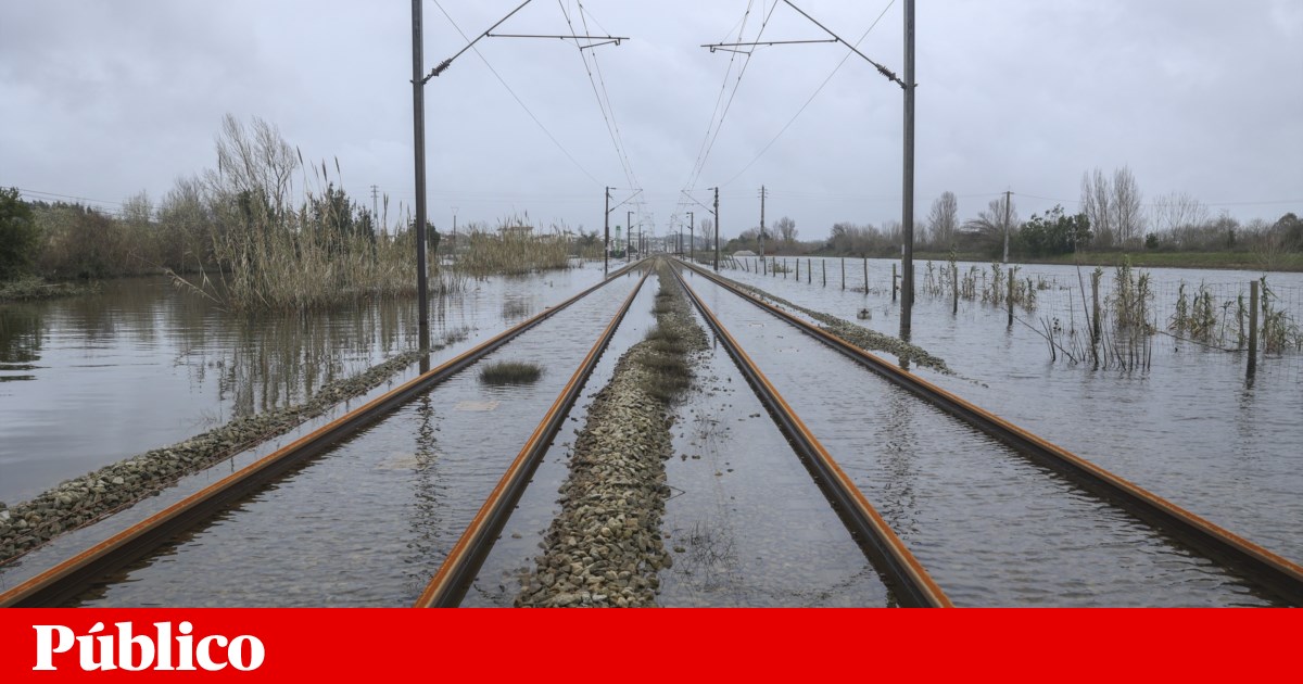 Várias linhas ferroviárias ainda com constrangimentos na circulação | Mau tempo Várias linhas ferroviárias ainda com constrangimentos na circulação | Mau tempo