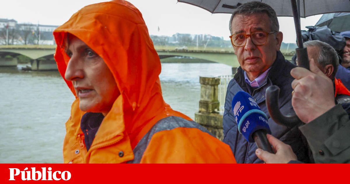 António José Seguro visitou estragos em Coimbra e deixou “palavras de ânimo” | Mau tempo António José Seguro visitou estragos em Coimbra e deixou “palavras de ânimo” | Mau tempo