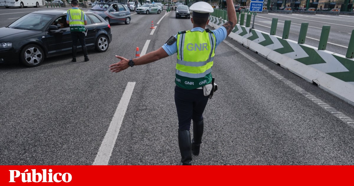 A1 cortada no Carregado, no sentido Sul-Norte | Auto-estrada do Norte A1 cortada no Carregado, no sentido Sul-Norte | Auto-estrada do Norte