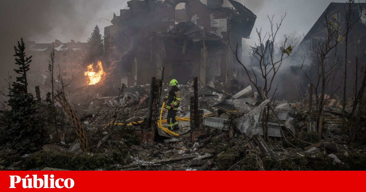 Ao quarto ano, a Ucrânia resiste aos ataques russos e à pressão de Trump | Guerra na Ucrânia Ao quarto ano, a Ucrânia resiste aos ataques russos e à pressão de Trump | Guerra na Ucrânia