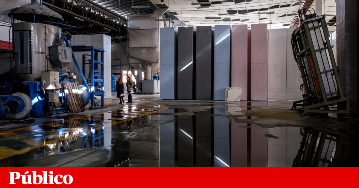 Oposição aprova layoff pago a 100%; PSD critica “folclore parlamentar” | Tempestade Kristin Oposição aprova layoff pago a 100%; PSD critica “folclore parlamentar” | Tempestade Kristin