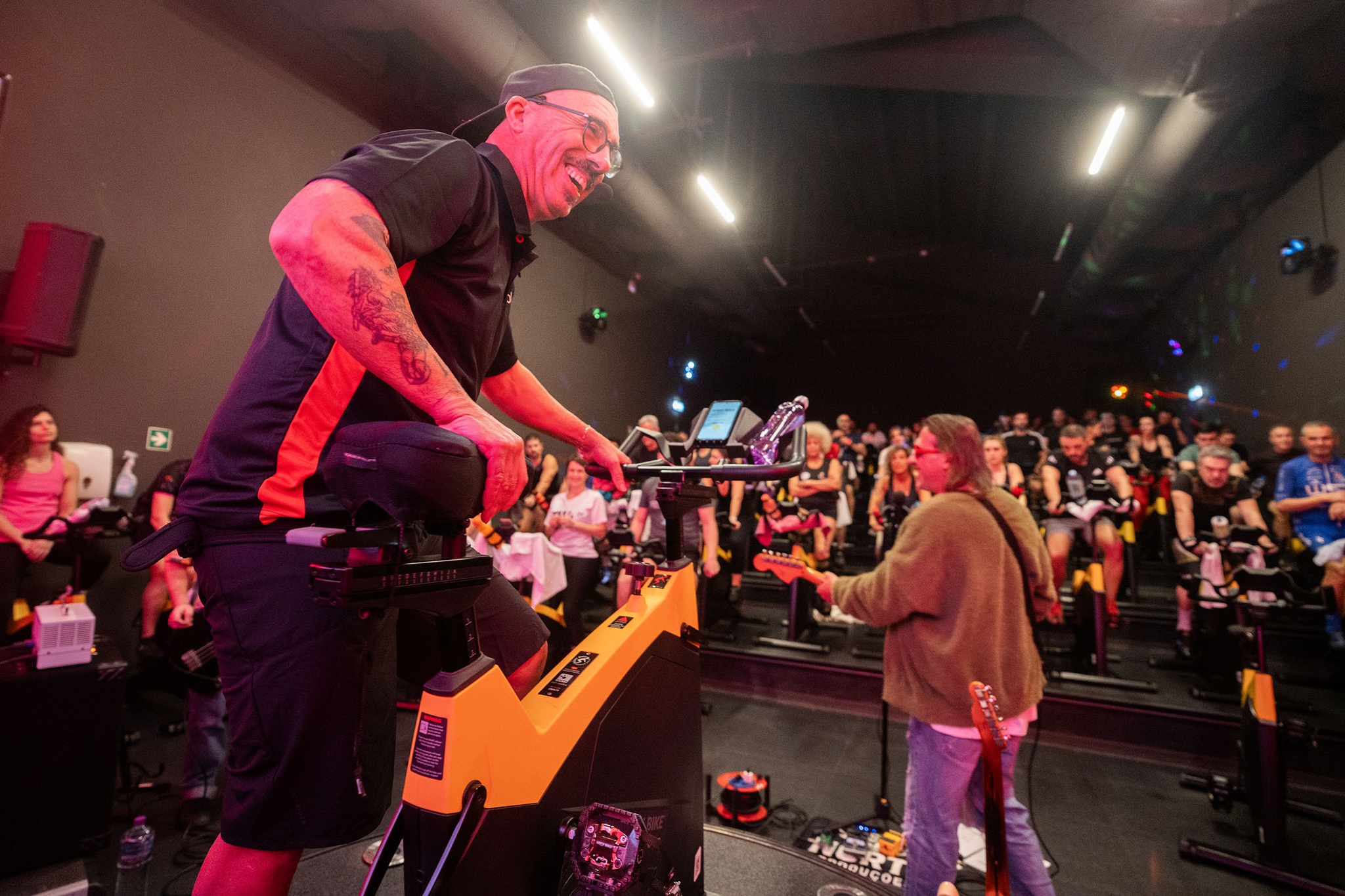 PP 28 FEVEREIRO 2026 PORTO AULA COM MUSICA AO VIVO uma aula de spinning com música ao vivo (a banda do Nuno Norte, ex-Ídolos, a tocar Nirvana)