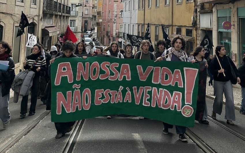 Estudantes exigem ao Presidente Seguro compromisso para pôr fim aos fósseis até 2030 | António José Seguro Estudantes exigem ao Presidente Seguro compromisso para pôr fim aos fósseis até 2030 | António José Seguro