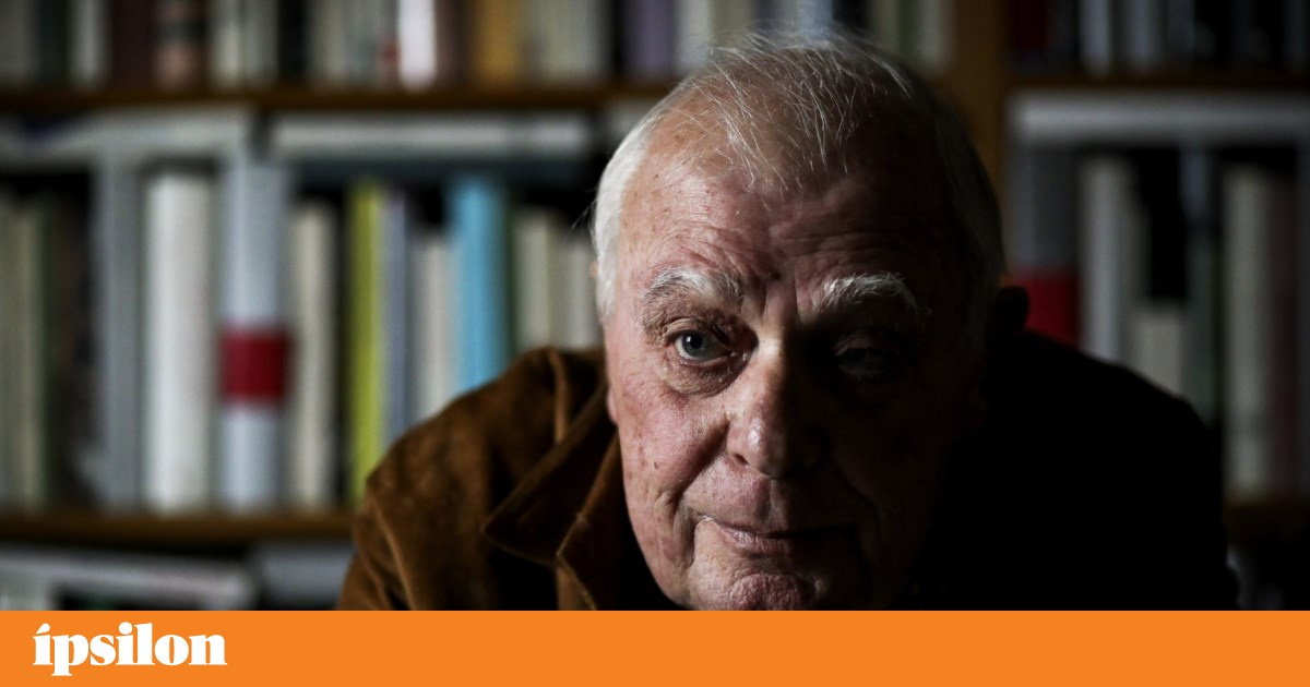 The Great Writer seen from the outside