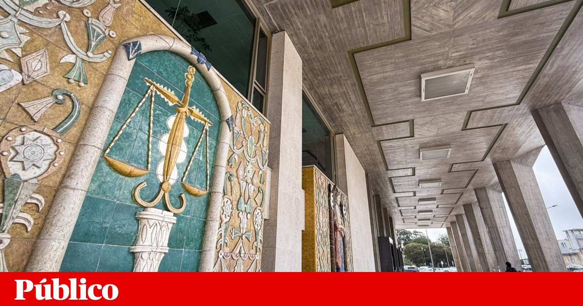 Credit buyers and banks lead companies flooding the courts