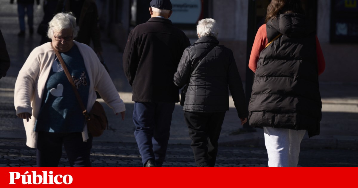 Practical Guide for Elderly Consumers gains information on insurance and pension funds