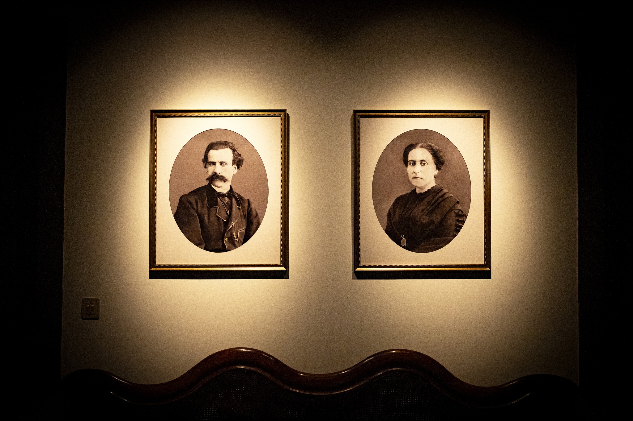 Manuel Roberto - 05 Março 2025 - PORTUGAL, Vila Nova de Famalicão, São Miguel de Seide. Casa-Museu Camilo Castelo Branco. Roteiro a propósito do bicentenário do nascimento de Camilo Castelo Branco. Fotografias de Camilo e Ana Plácido