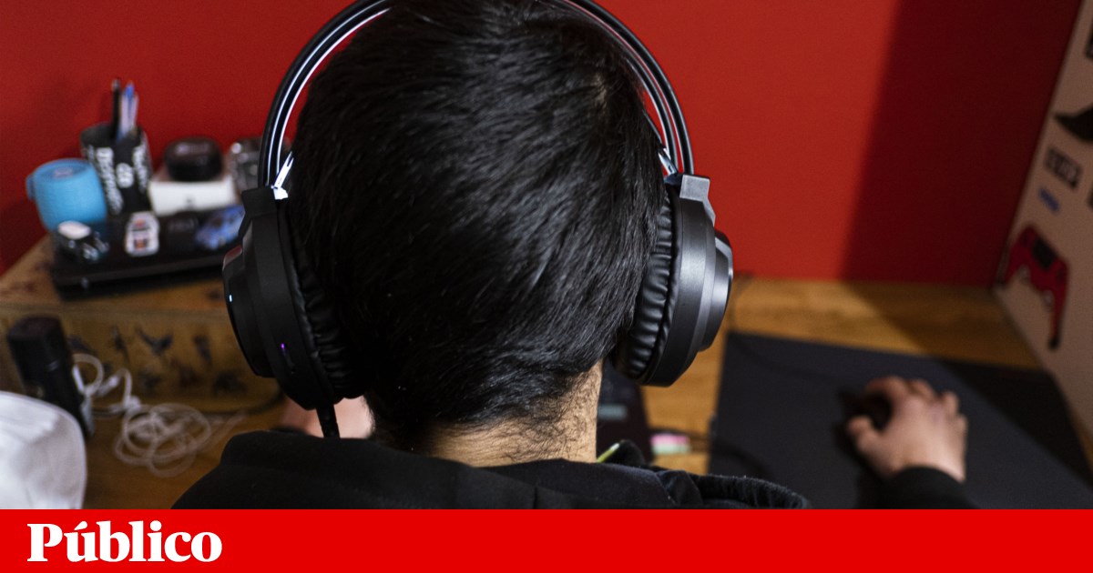 How to avoid taking the bait from those who engage in sextortion?