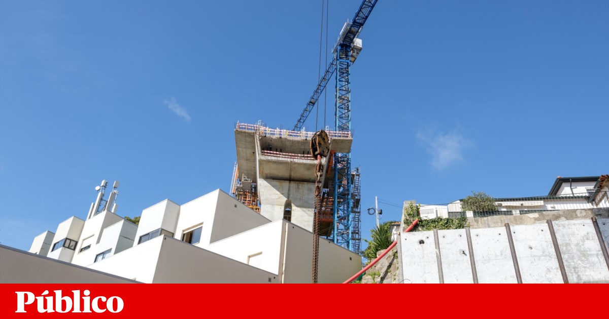 Porto. From “paradise” to living “under the bridge”: “Who would want to live here?”