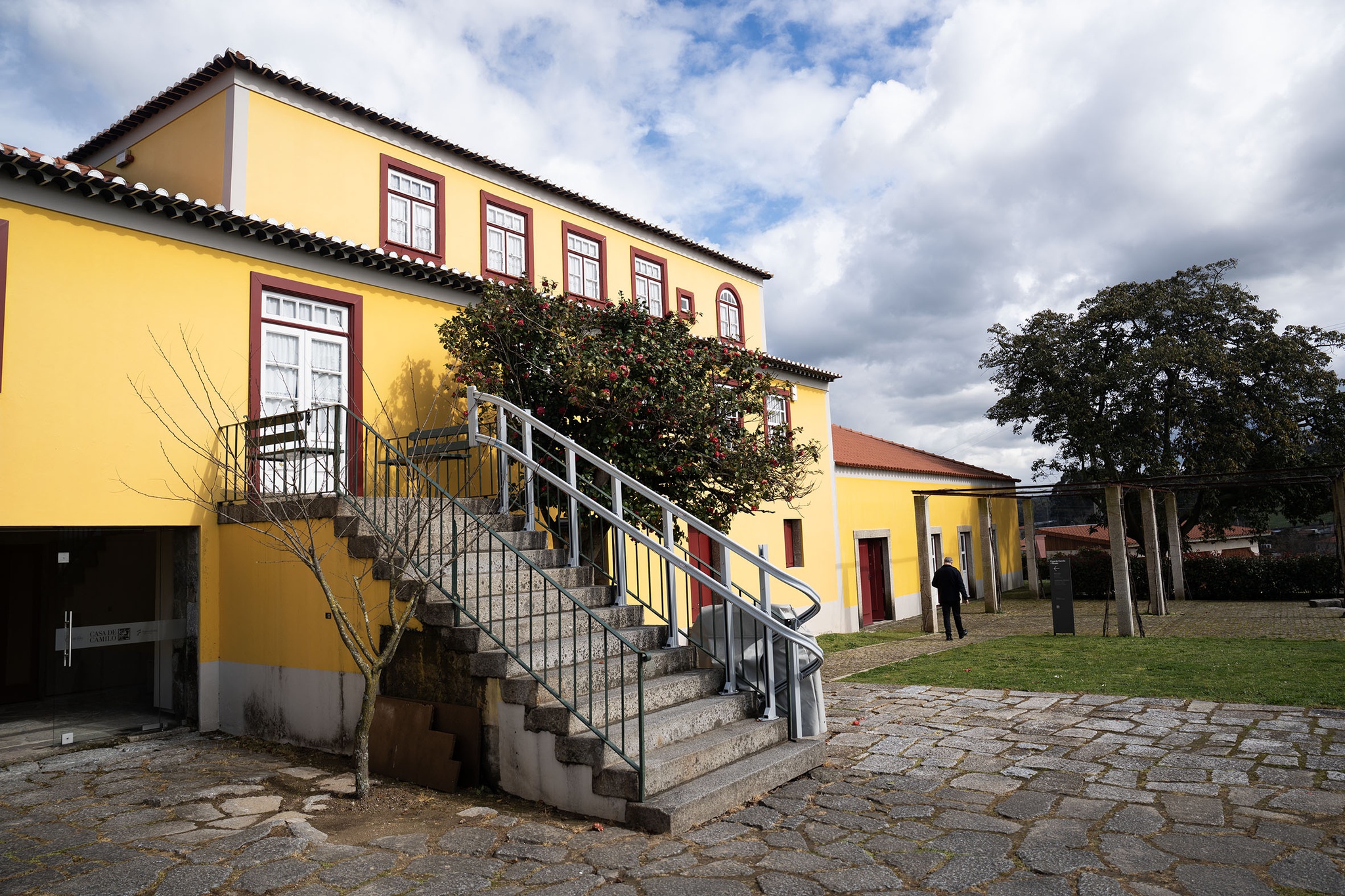Paulo Pimenta -11 Março 2025 - PORTUGAL, Vila Nova de Famalicão, São Miguel de Seide. Bicentenário do nascimento de Camilo Castelo Branco. Casa de Camilo - Museu. Entrevista a José Manuel de Oliveira, autor de uma tese sobre a correspondência de Camilo que em consequência disso publica o livro Vivências de Camilo Castelo Branco a Partir da sua Correspondência.