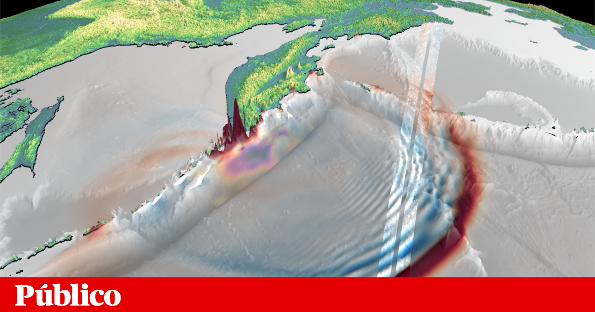 Initial phases of a tsunami observed by satellite